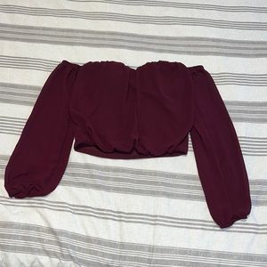 Off shoulder sweetheart crop top